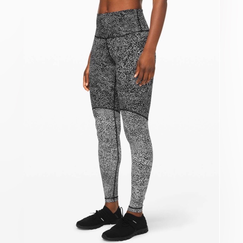 Lululemon Wunder Under HR Tight Blocked Full-On Luxtreme 28" Size 6 Black/White